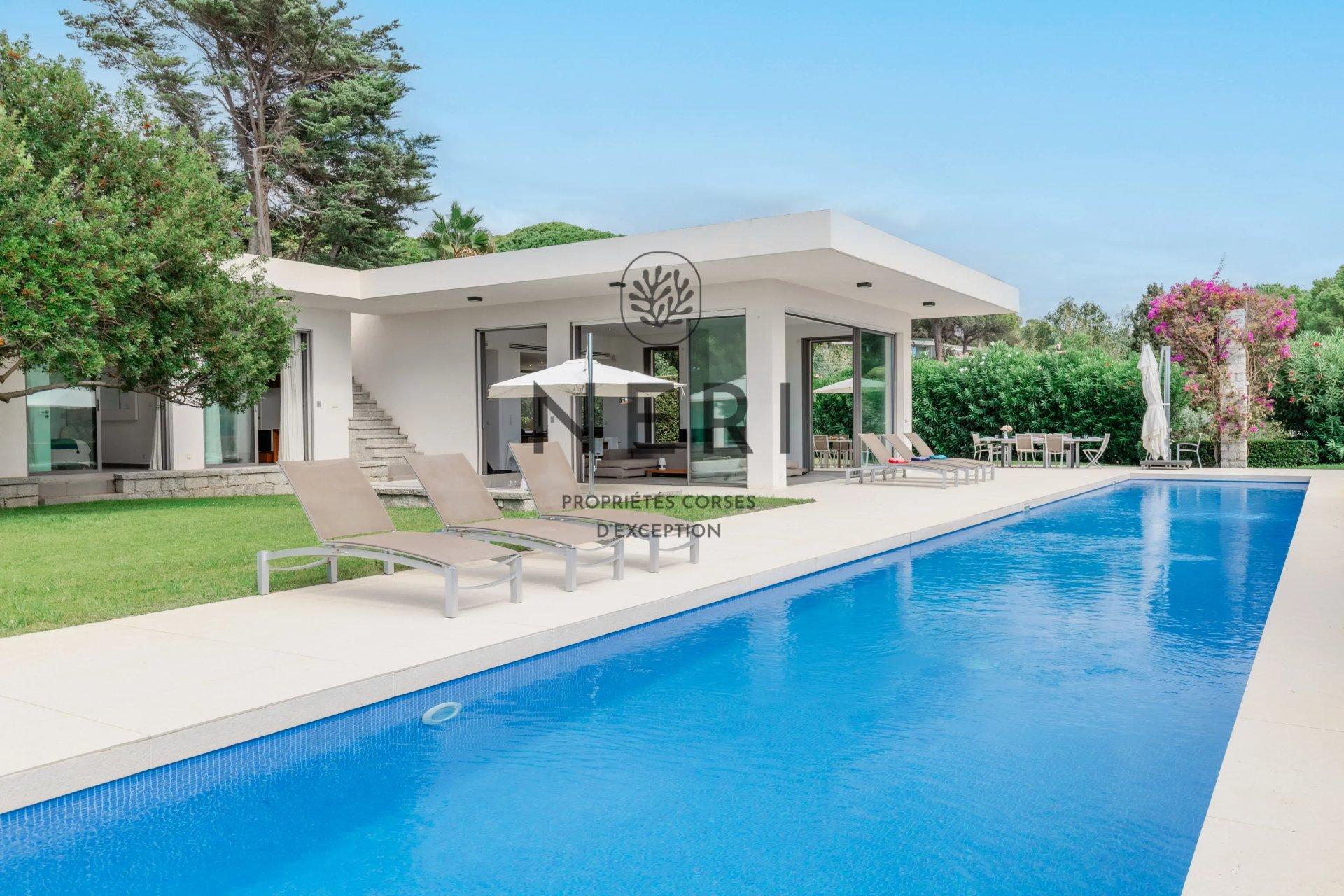 Villa CALIFORNIA - Villa californienne de 270 m² avec 6 chambres, piscine et accès à la plage à pied