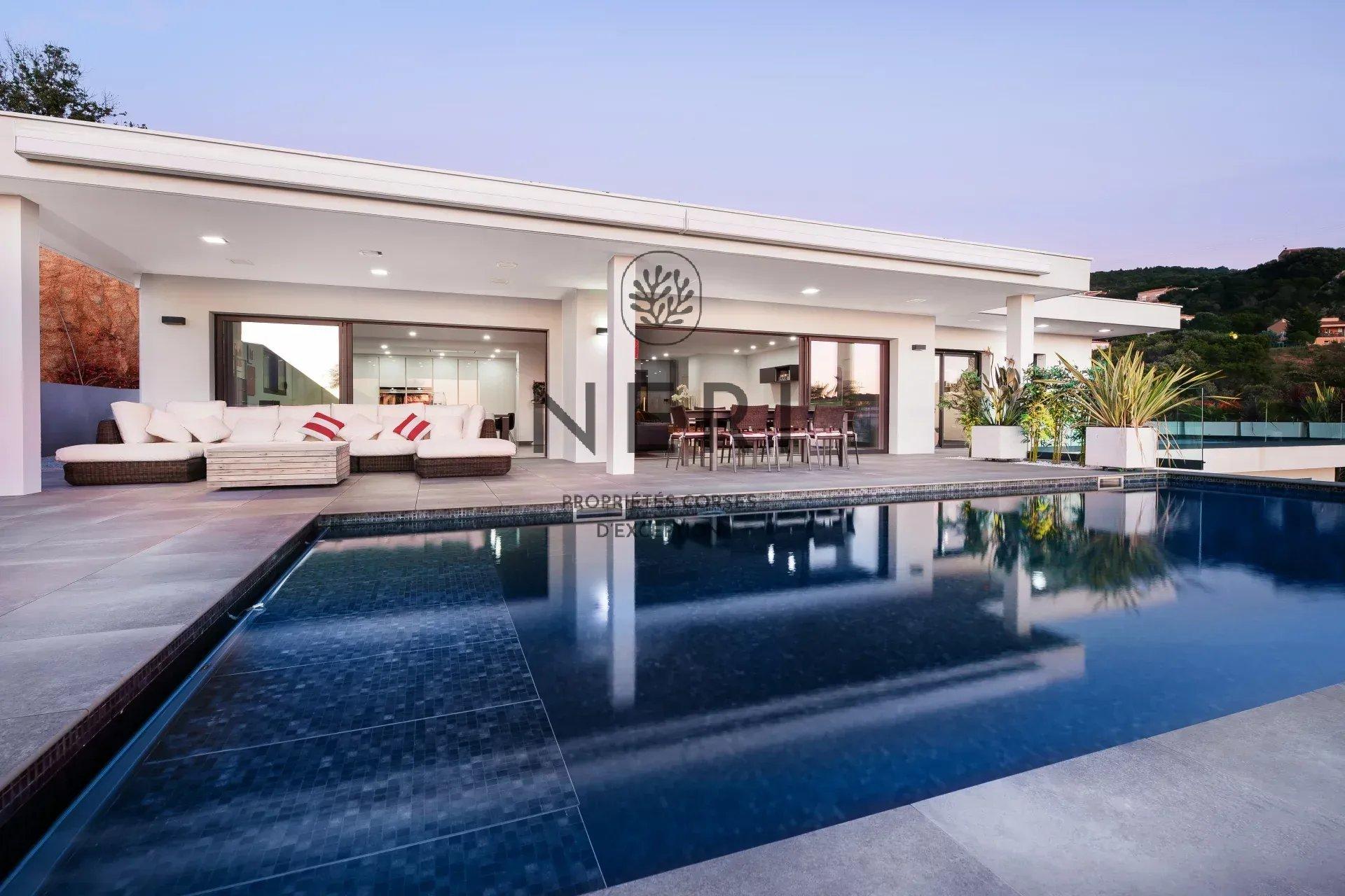 Villa ATHENA- 6 chambres, piscine, domaine privé, vue mer