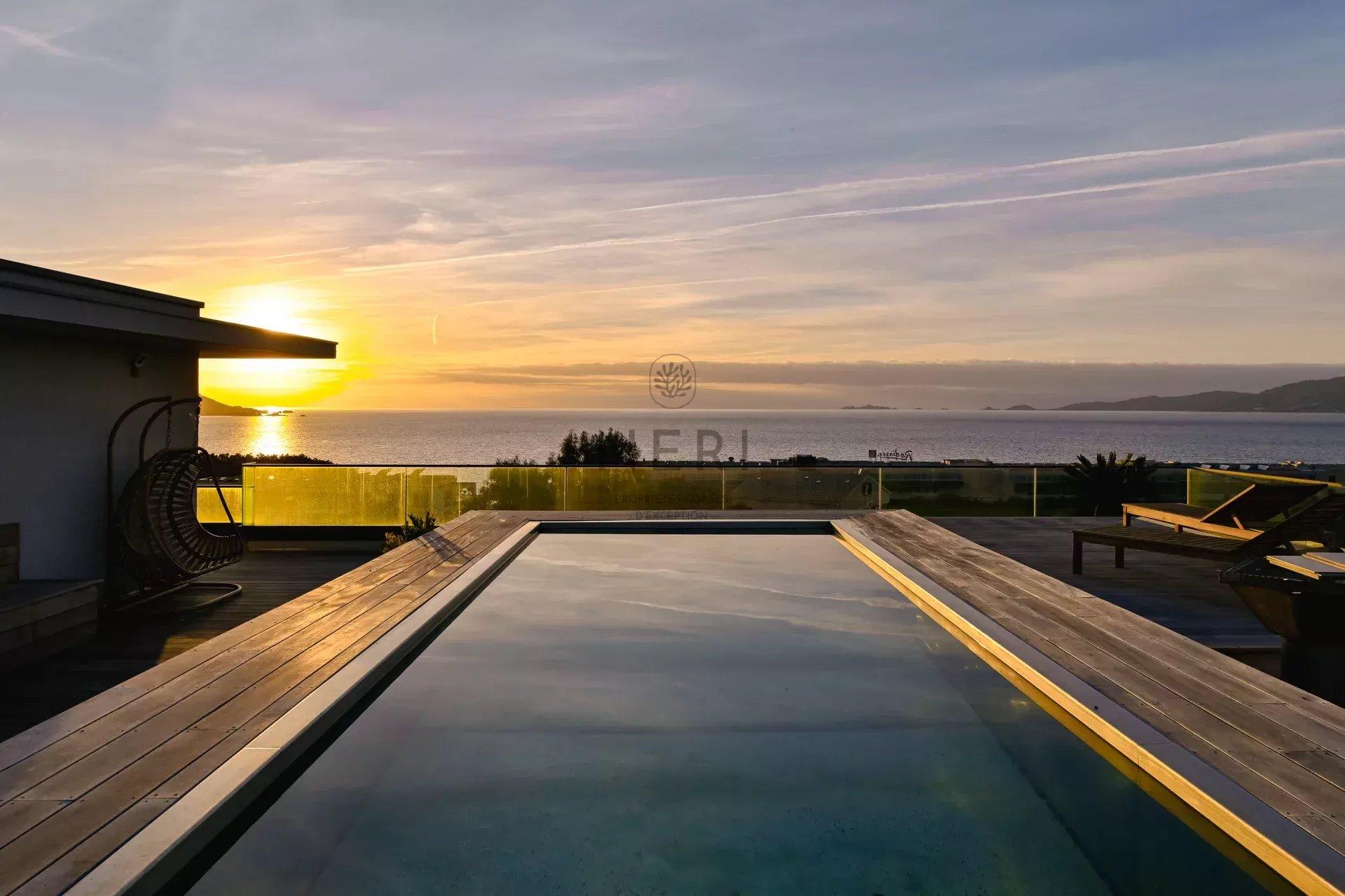 Penthouse LIVIA // En bord de mer