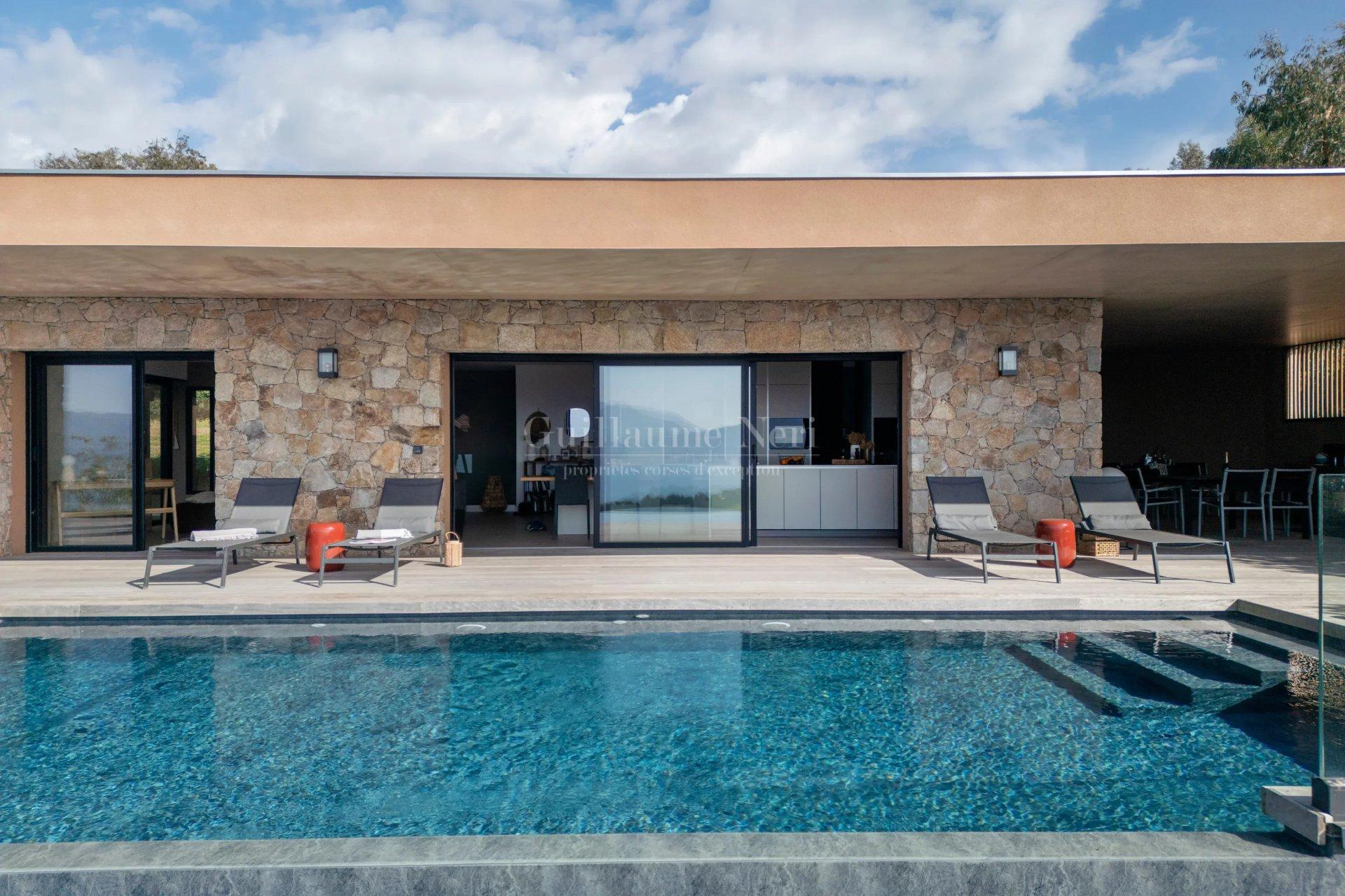 VILLA BELLA – 4 chambres, piscine chauffée & vue mer panoramique