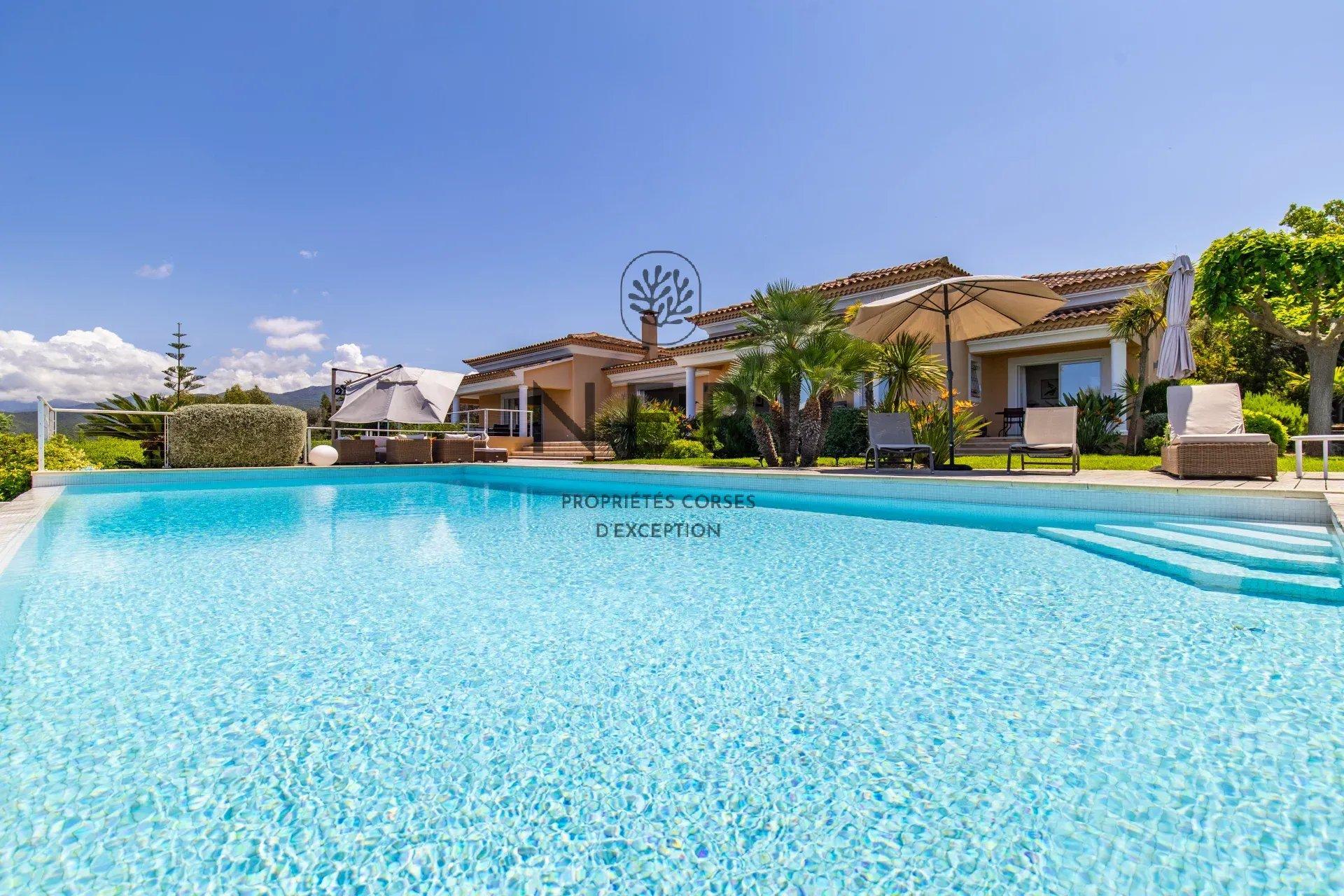 Villa DIMORA – 8 chambres, piscine, vue mer