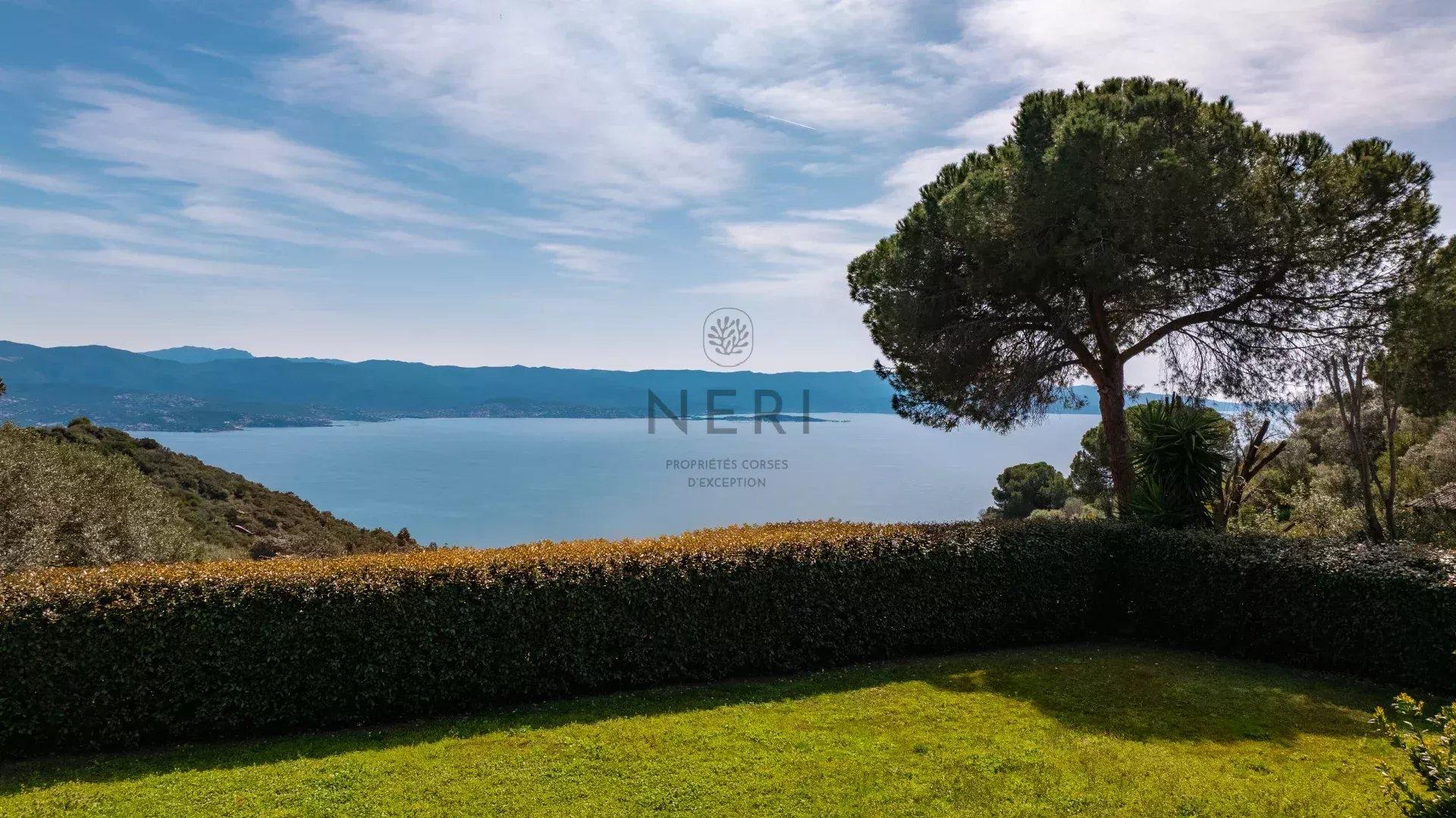 Villa contemporaine sur les hauteurs d'Ajaccio