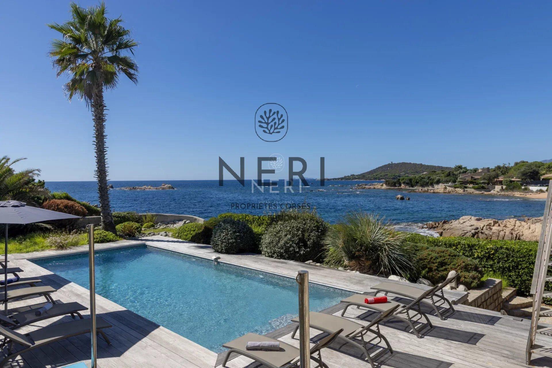 Villa contemporaine pieds dans l'eau à Pietrosella