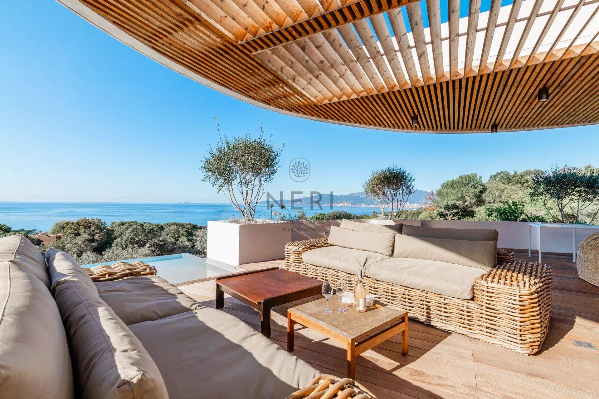 Villa ONDA- 4 chambres, piscine, vue mer, proche plage