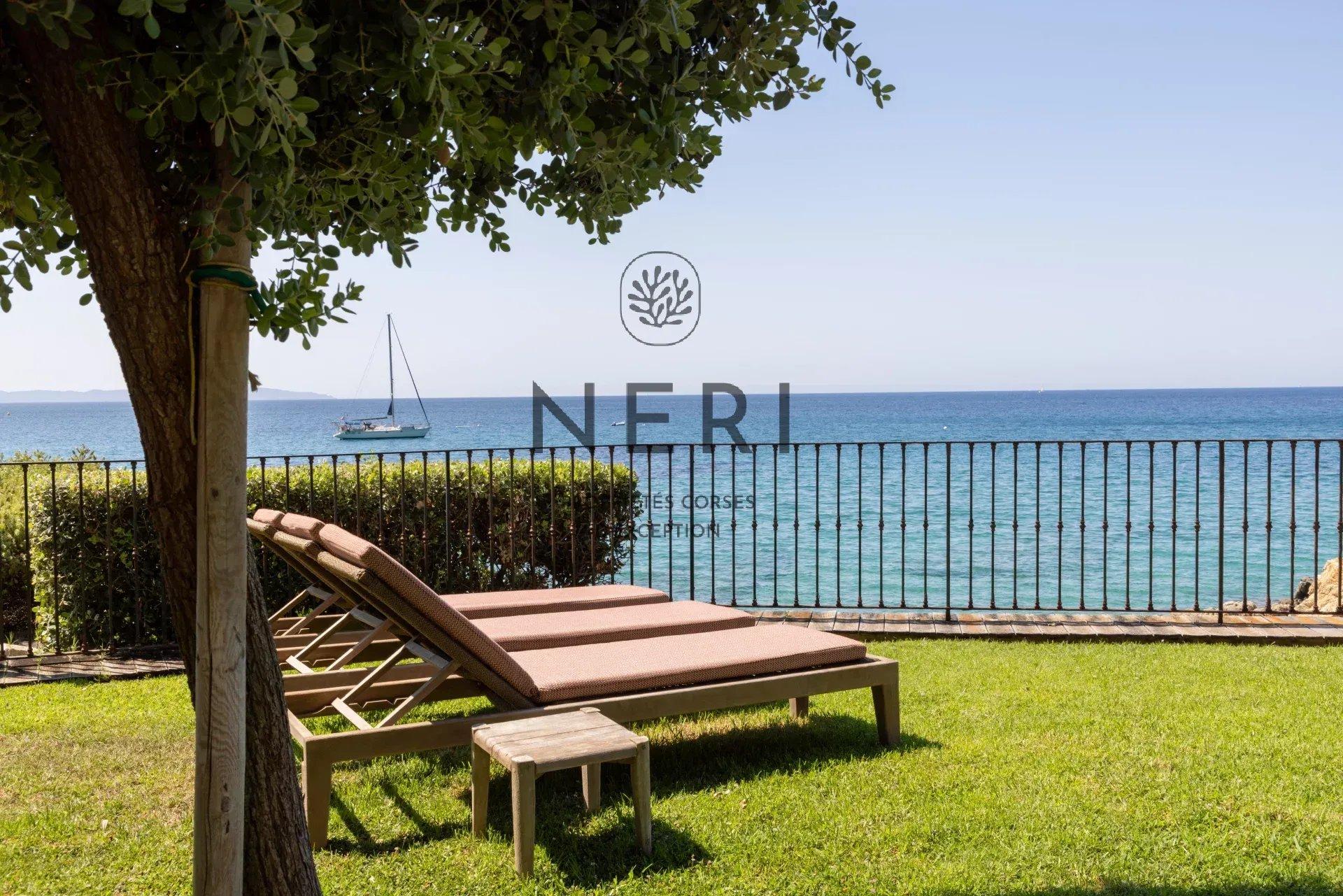 Villa DOLCE VITA - 6 chambres, salle de sport, pieds dans l'eau, piscine, vue sur la mer