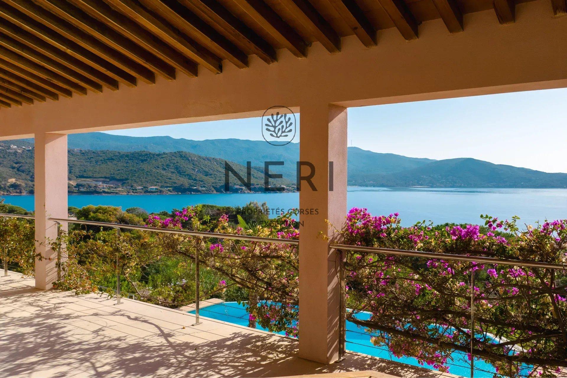 Villa MONICA // En bord de mer - accès plage à pied