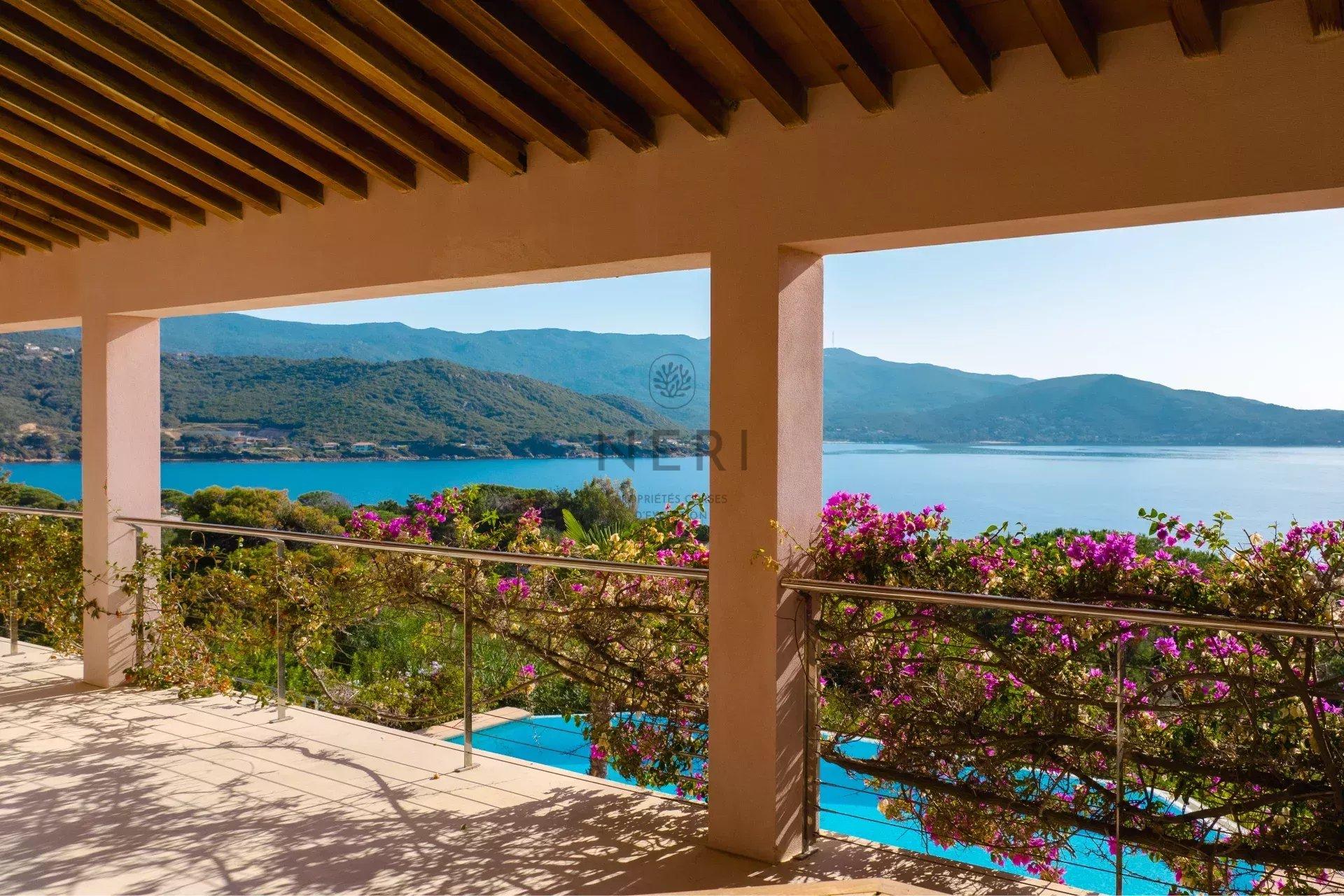 Villa MONICA // En bord de mer - À 400m de la plage